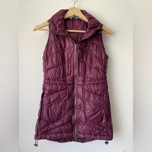 Athleta Women's Uptown Down Quilted Vest - burgundy XXS, NWT